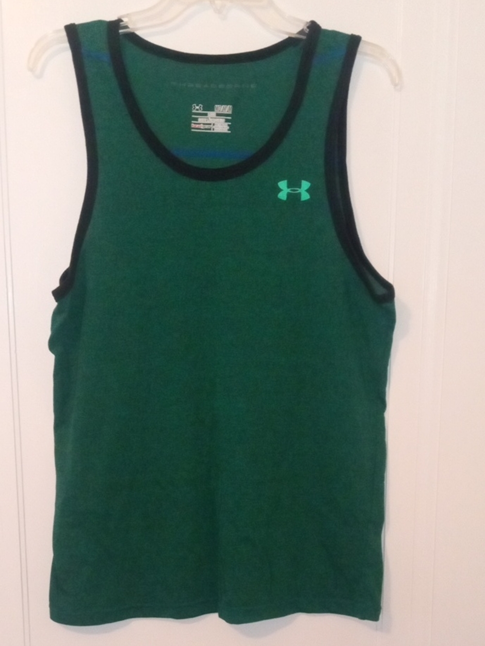 men medium Under Armour tank, green